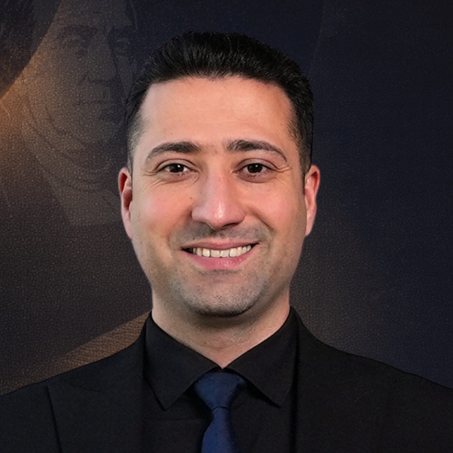 Portrait of Vahid Mirdarvatan